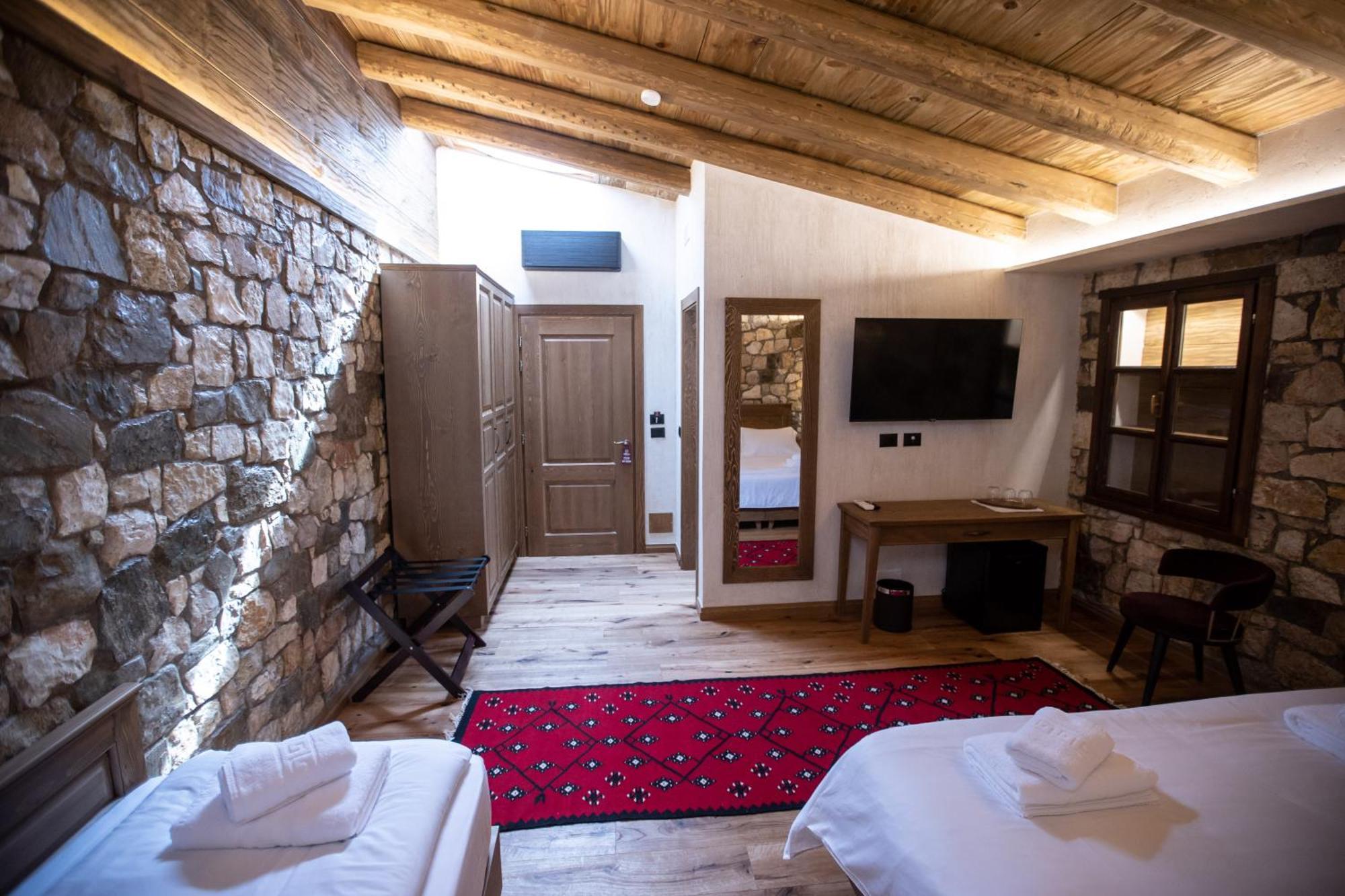 Vista Boutique Hotel 培拉特 外观 照片
