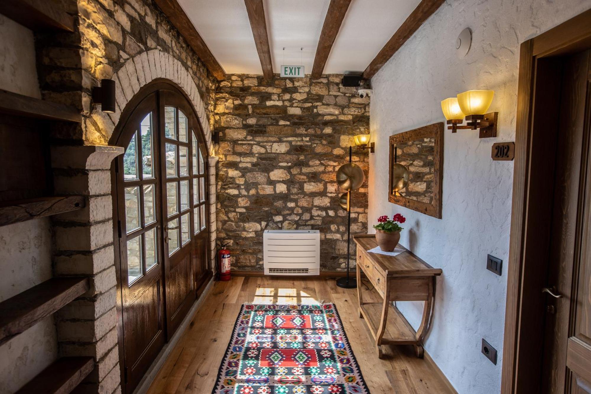 Vista Boutique Hotel 培拉特 外观 照片